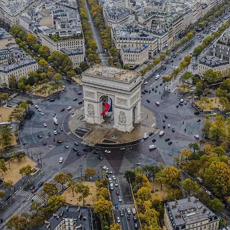 Arc De Triomphe * Parijs